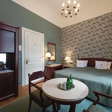 Grand Hotell