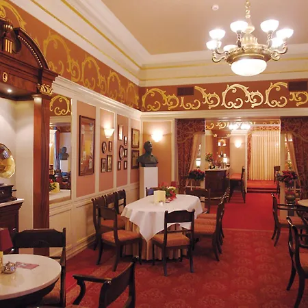 Grand Hotell