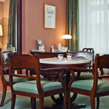 Hotell Grand 5*