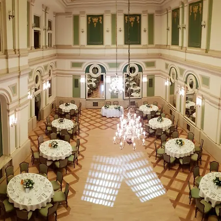 Grand Hotel