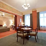 Grand Hotell